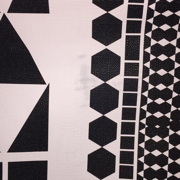 BEBE Black & White Wristlet - Picture 7 of 8